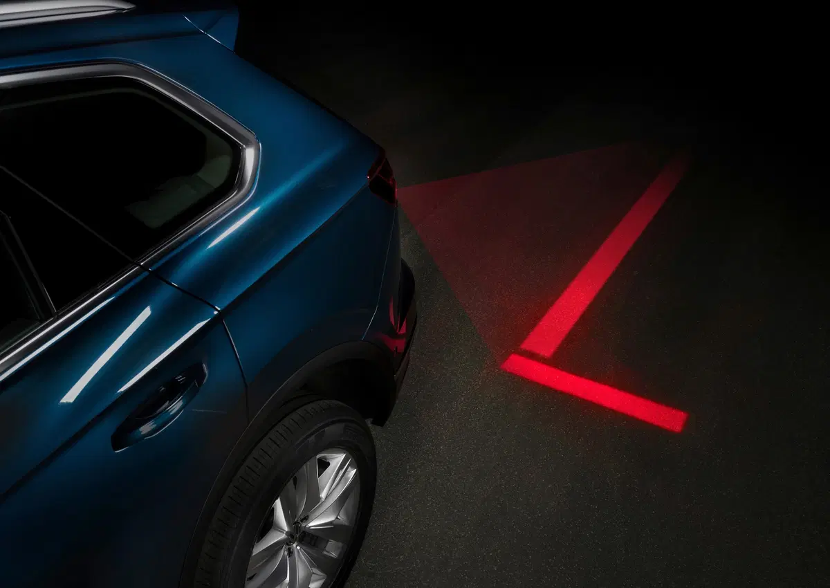 Volkswagen, Illuminazione: il futuro di gruppi ottici e segnalazioni visive dell’auto è già qui (8)