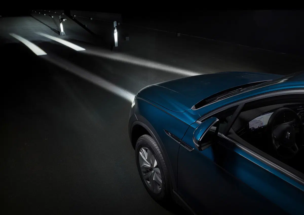 Volkswagen, Illuminazione: il futuro di gruppi ottici e segnalazioni visive dell’auto è già qui (12)