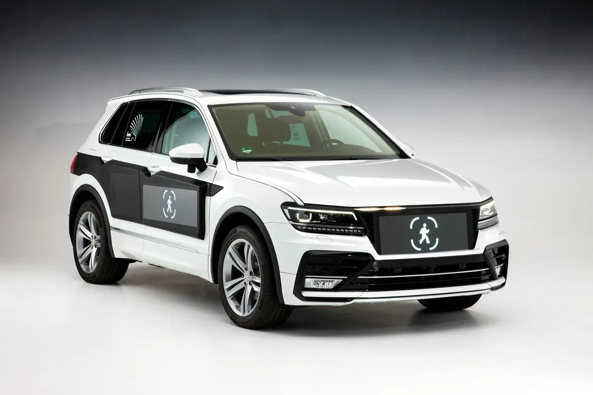 Volkswagen, Illuminazione: il futuro di gruppi ottici e segnalazioni visive dell’auto è già qui (15)
