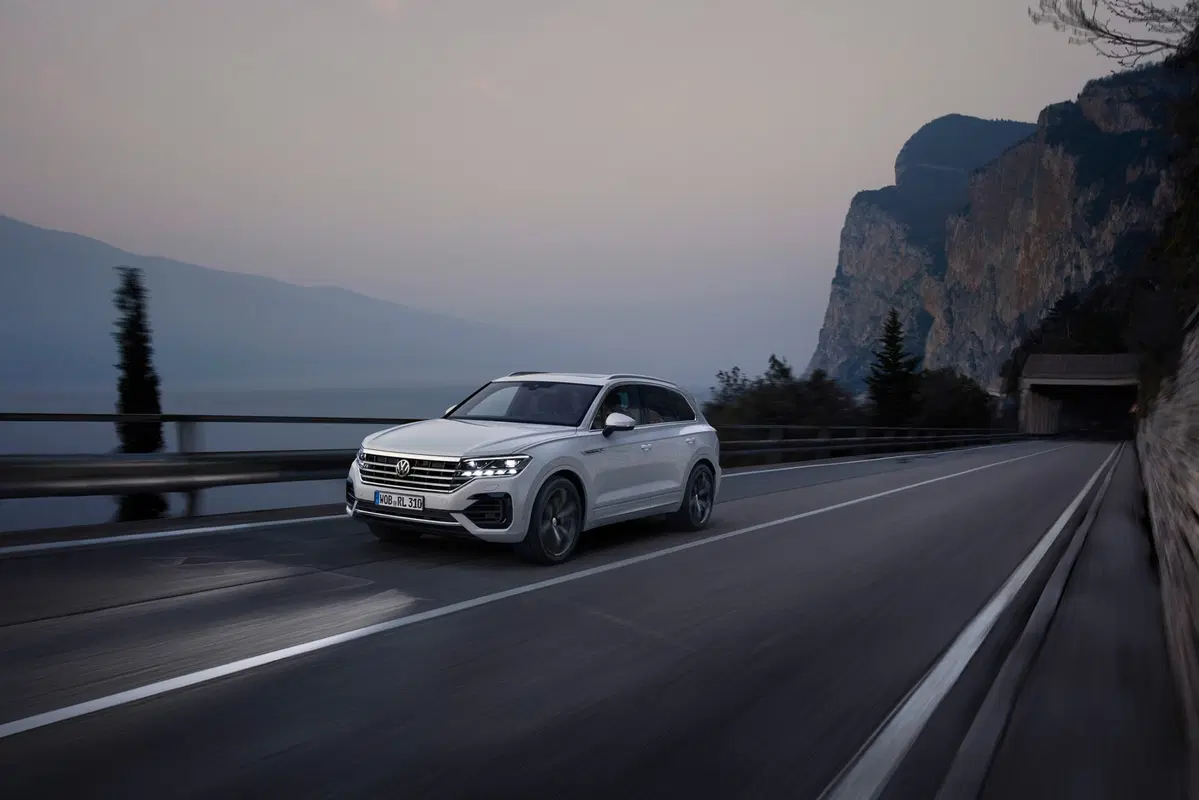 Volkswagen, Illuminazione: il futuro di gruppi ottici e segnalazioni visive dell’auto è già qui (25)