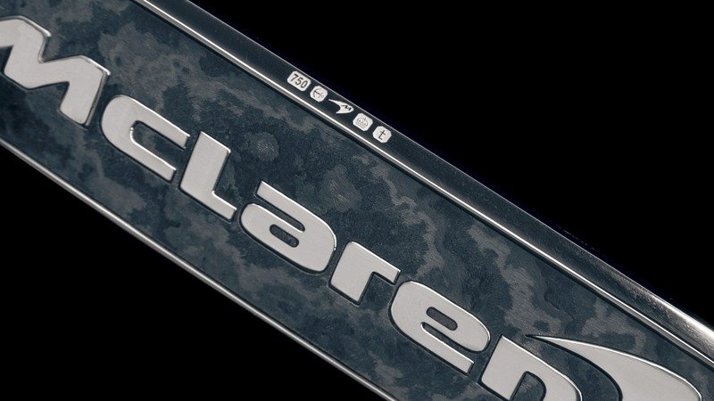 McLaren Speedtail, badge preziosi per la hypercar 