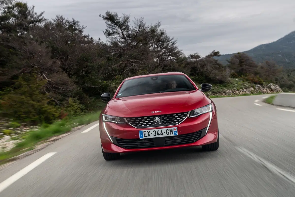 Peugeot 508, scopriamo tecnologia di bordo con Galeazzi [Video] (8)