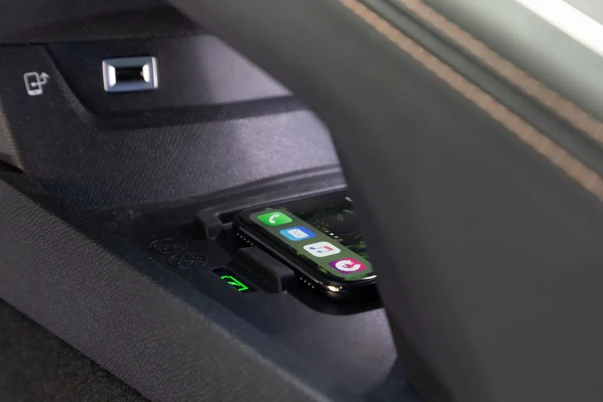Peugeot 508, scopriamo tecnologia di bordo con Galeazzi [Video] (9)