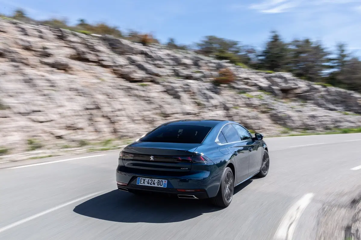 Peugeot 508, scopriamo tecnologia di bordo con Galeazzi [Video] (5)