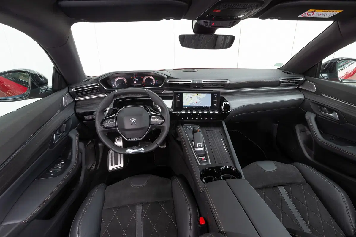 Peugeot 508, scopriamo tecnologia di bordo con Galeazzi [Video] (11)