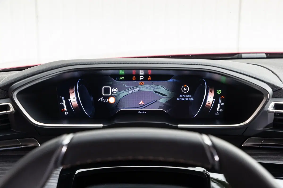 Peugeot 508, scopriamo tecnologia di bordo con Galeazzi [Video] (6)