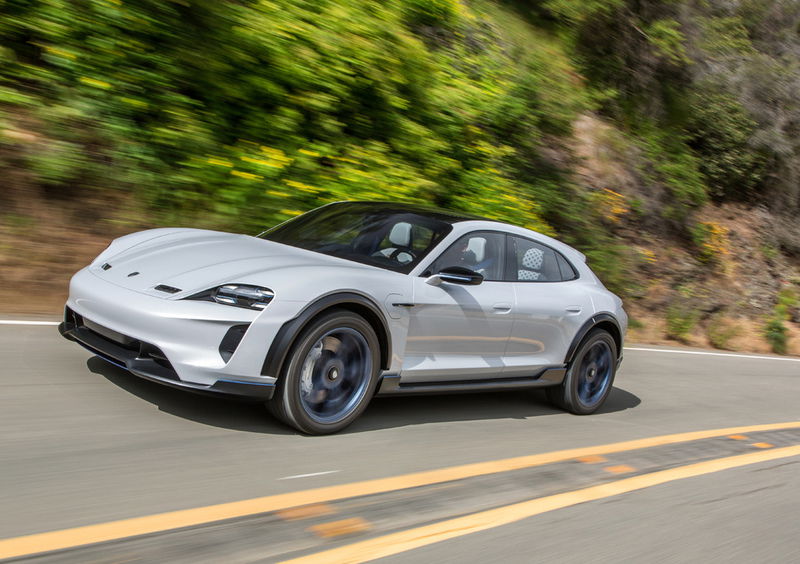 Porsche Mission E Cross Turismo, la supercar elettrica