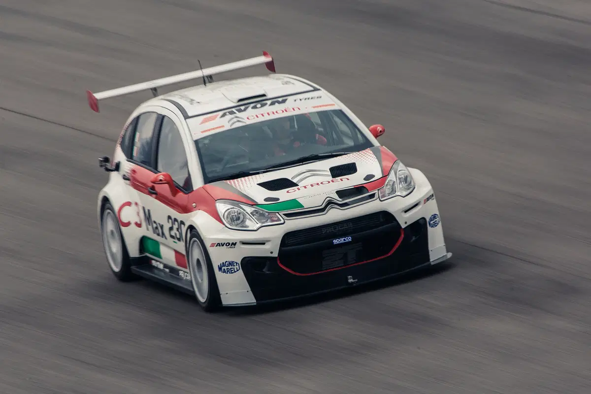 Seat Leon TCR vs Citroen C3 Max: scambio al vertice