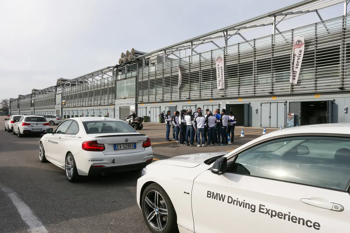 BMW Driving Experience 2016 - La passione lascia il segno (3)