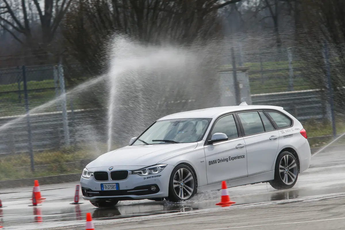 BMW Driving Experience 2016 - La passione lascia il segno (9)