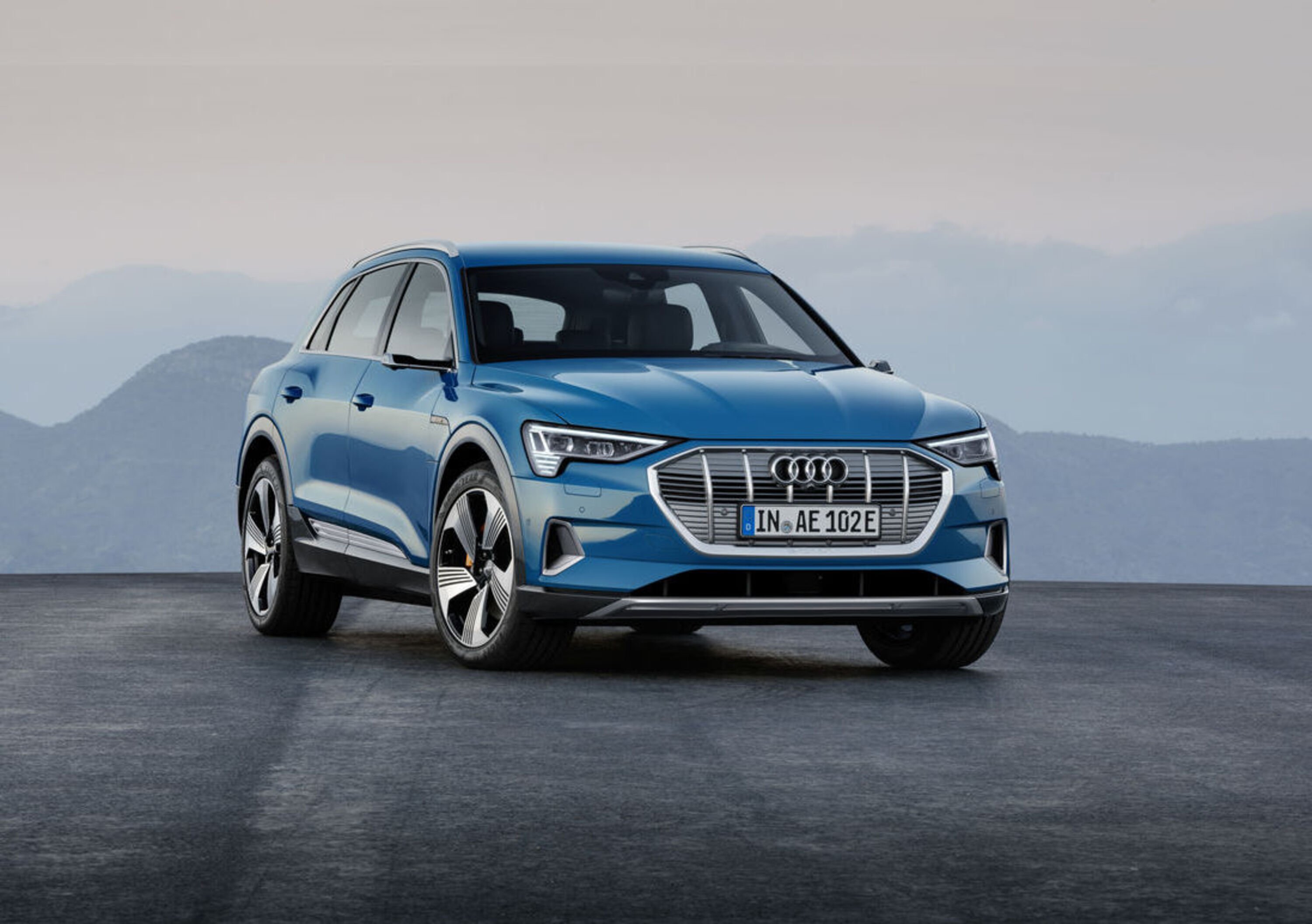 Audi e-tron, le consegne ritarderanno di un mese