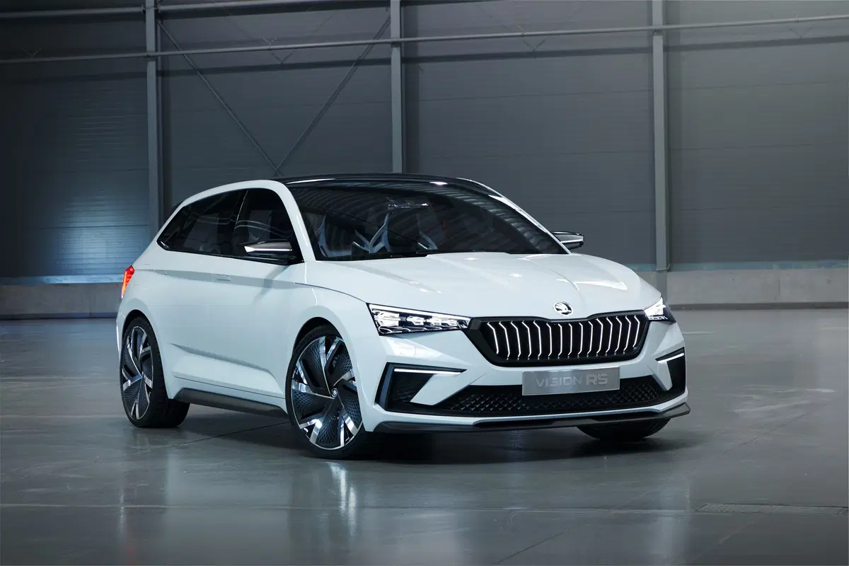 Skoda Vision RS, al volante della "futura" seg. C Scala [Video]