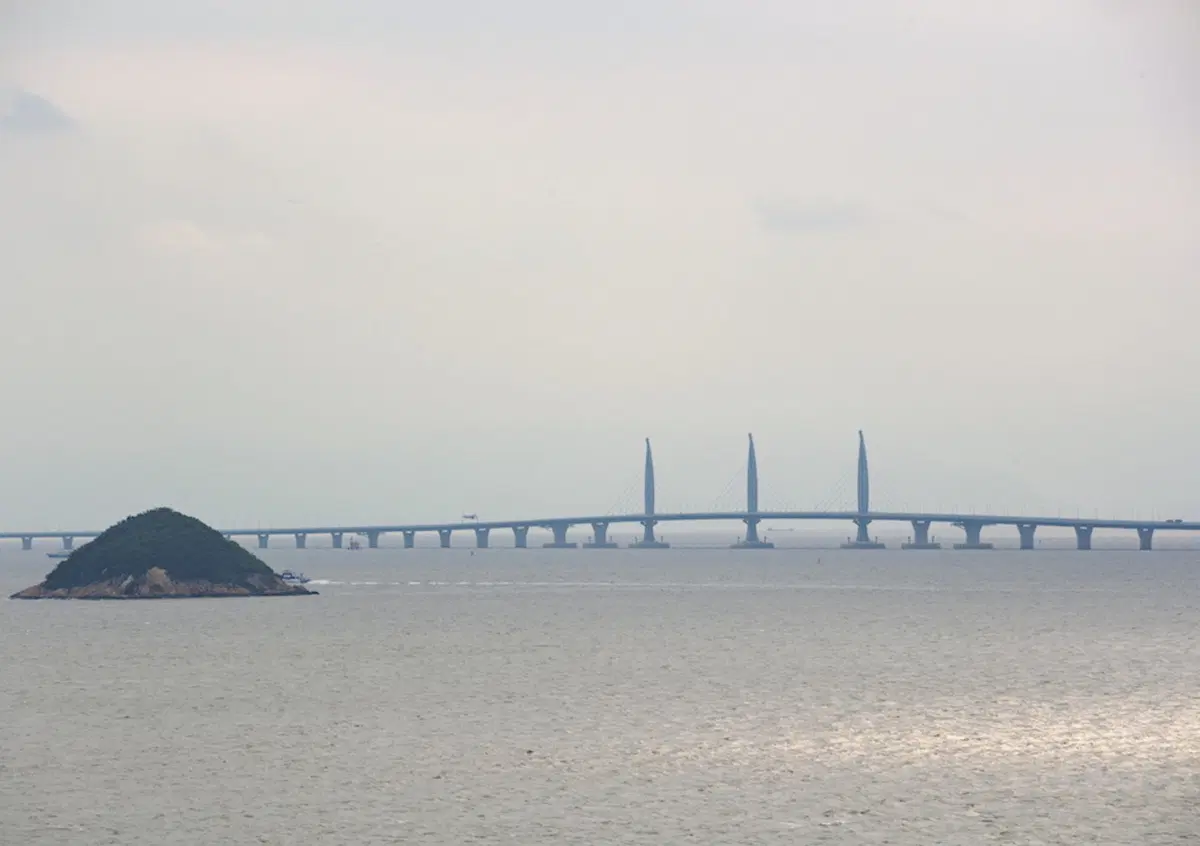 Cina, inaugurato il ponte sul mare pi&ugrave; lungo del mondo