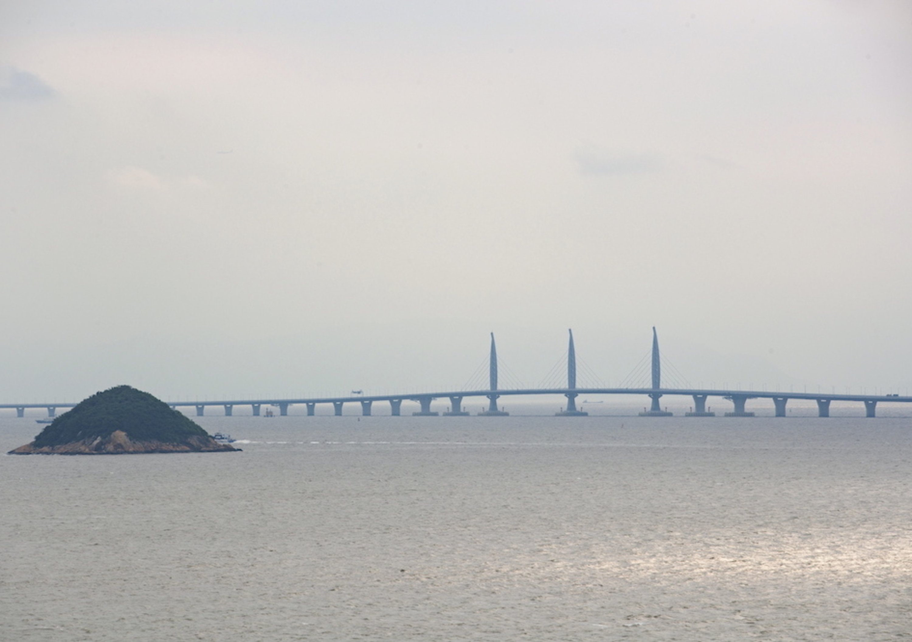 Cina, inaugurato il ponte sul mare pi&ugrave; lungo del mondo