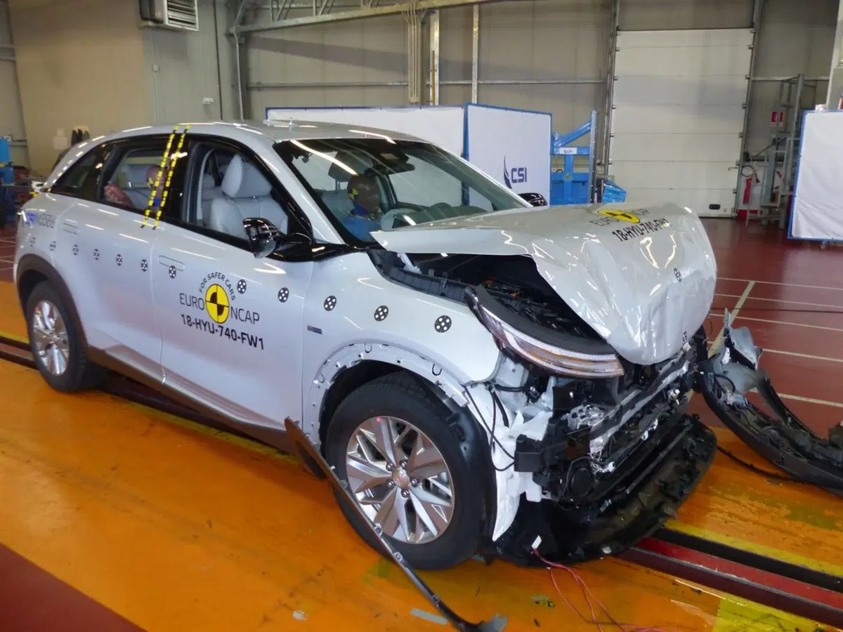 Crash test, la prima volta di un'auto a idrogeno: 5 stelle alla Hyundai Nexo [Video] (2)