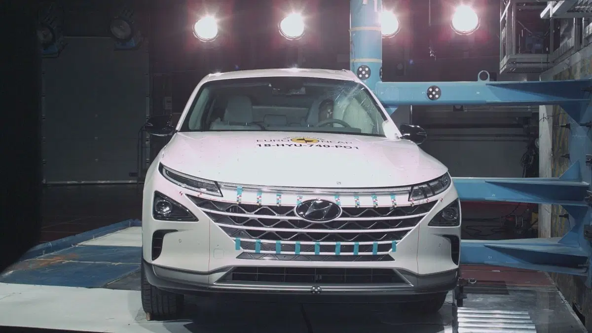 Crash test, la prima volta di un'auto a idrogeno: 5 stelle alla Hyundai Nexo [Video] (7)