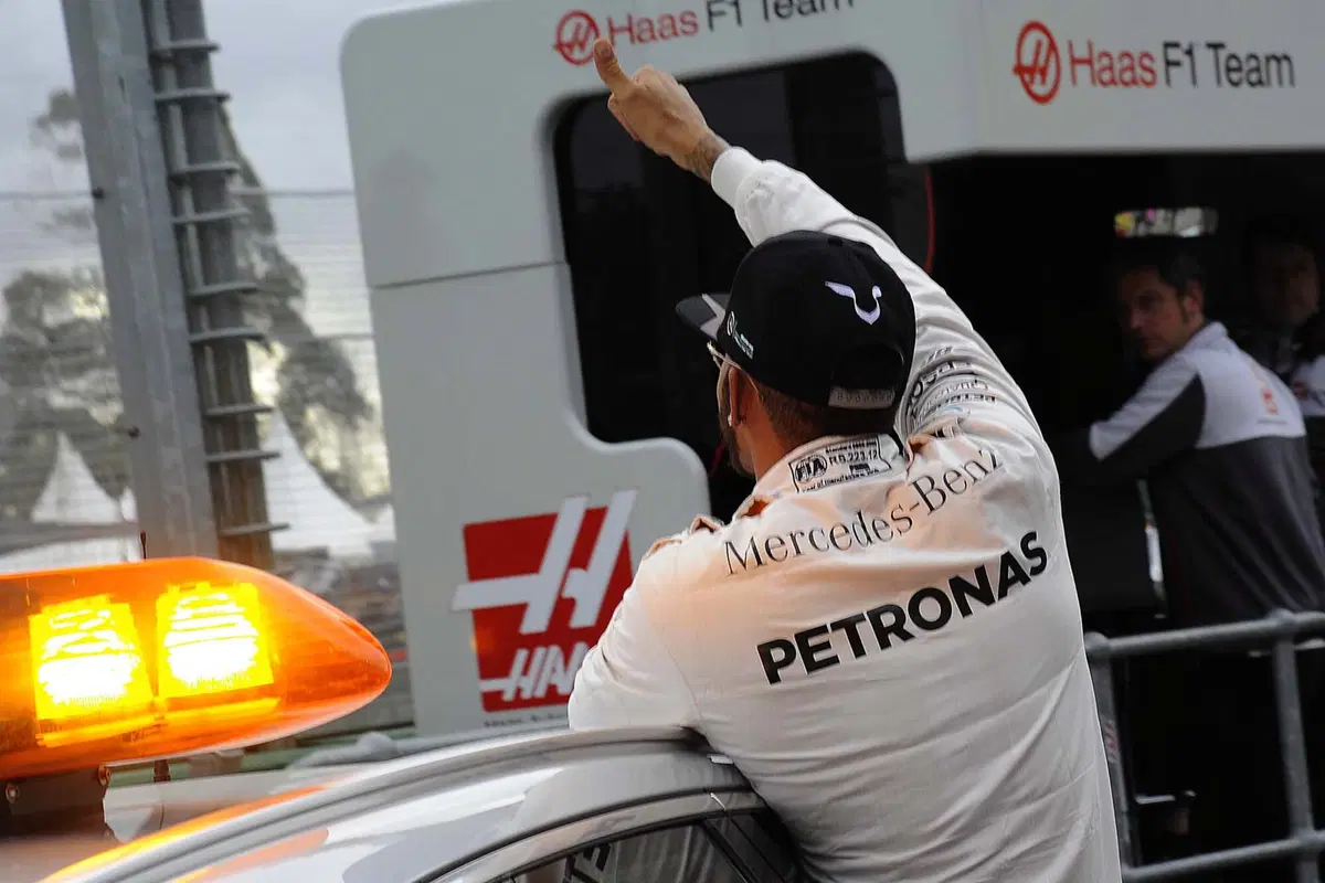 Formula 1, Gp Australia 2016: pole per Hamilton (10)