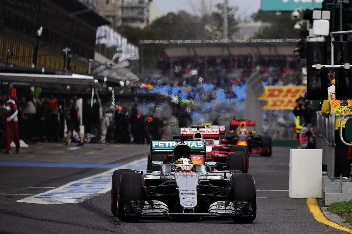 Formula 1, Gp Australia 2016: pole per Hamilton (31)