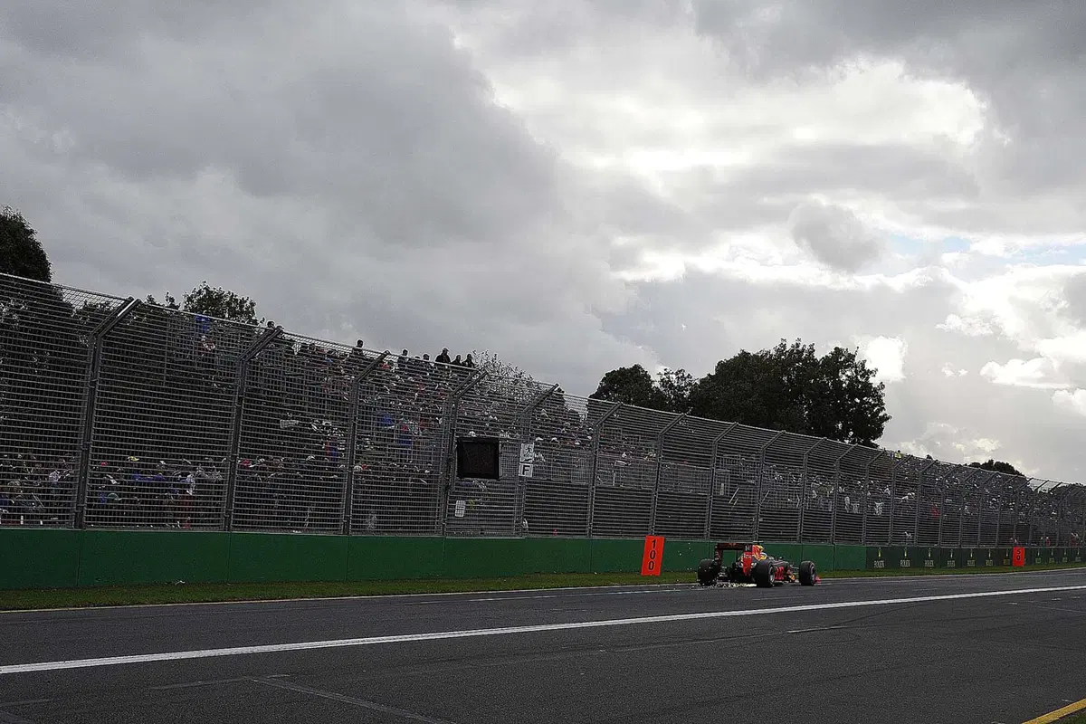 Formula 1, Gp Australia 2016: pole per Hamilton (3)