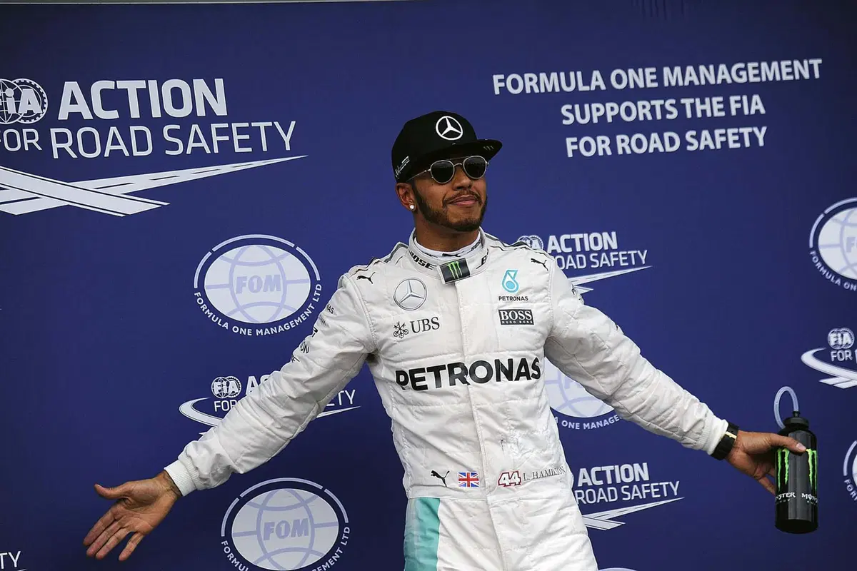 Formula 1, Gp Australia 2016: pole per Hamilton (8)