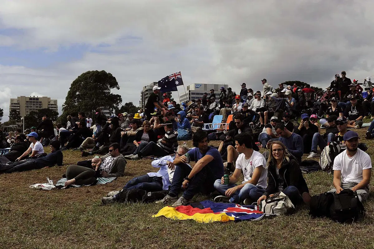 Formula 1, Gp Australia 2016: pole per Hamilton (14)