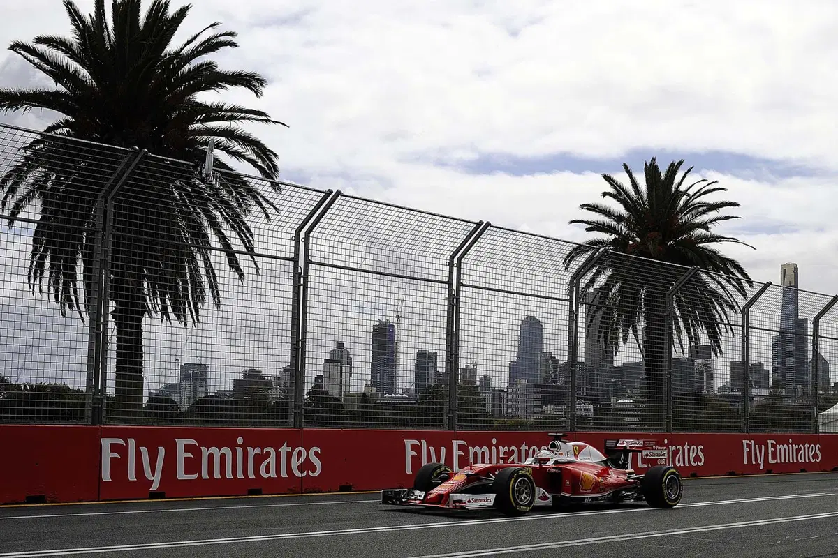 Formula 1, Gp Australia 2016: pole per Hamilton (15)
