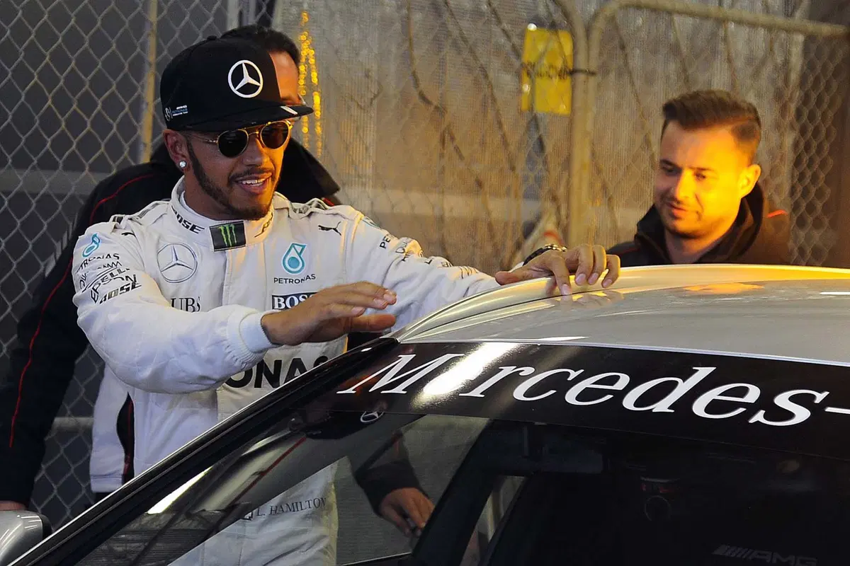 Formula 1, Gp Australia 2016: pole per Hamilton (9)