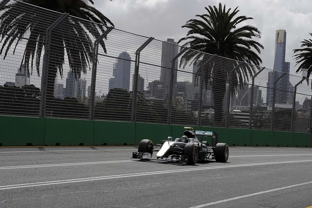 Formula 1, Gp Australia 2016: pole per Hamilton (19)