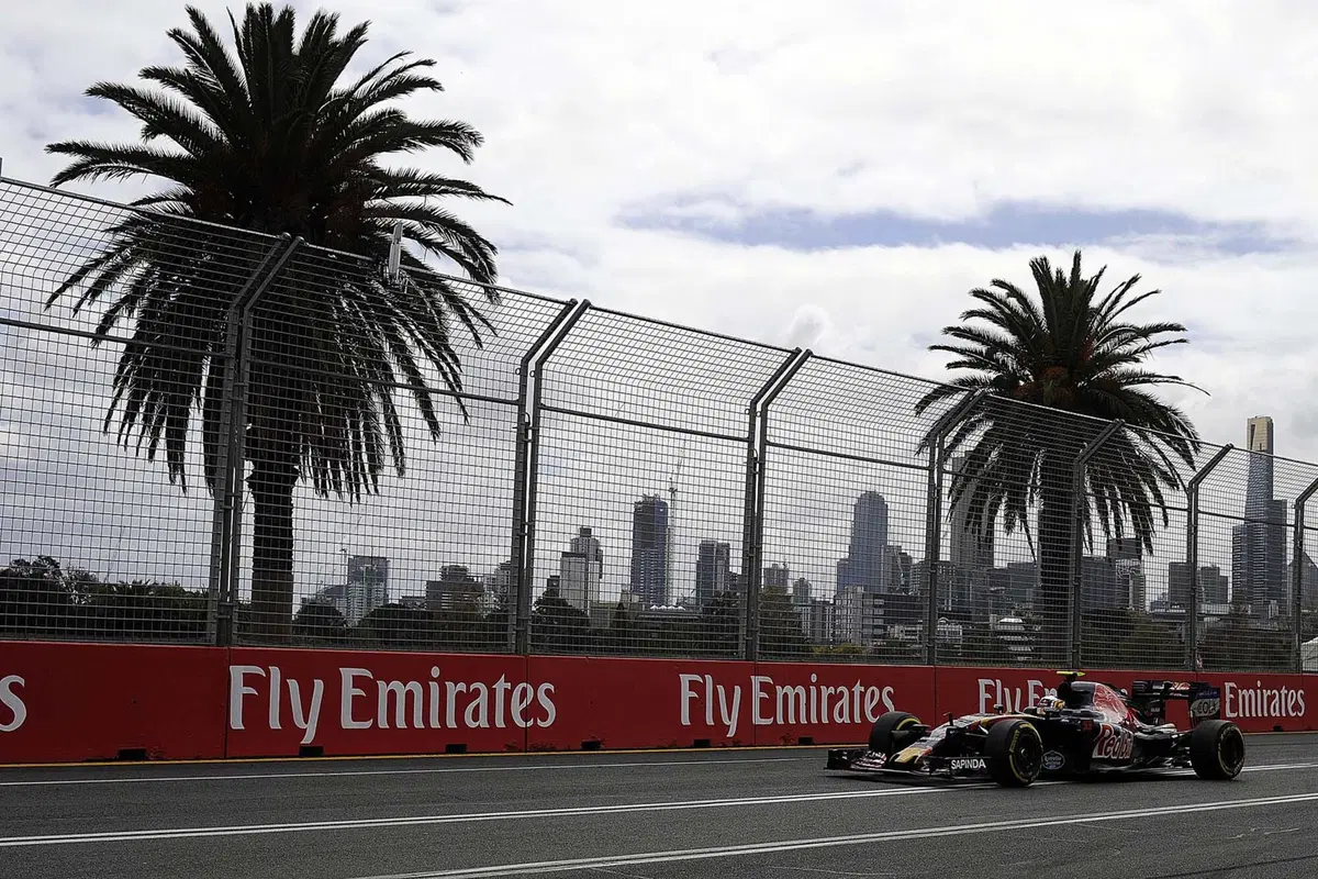Formula 1, Gp Australia 2016: pole per Hamilton (20)