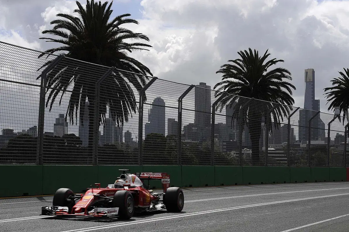 Formula 1, Gp Australia 2016: pole per Hamilton (23)