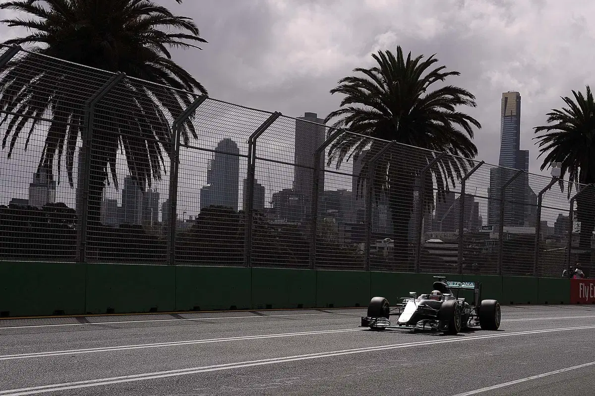 Formula 1, Gp Australia 2016: pole per Hamilton (24)