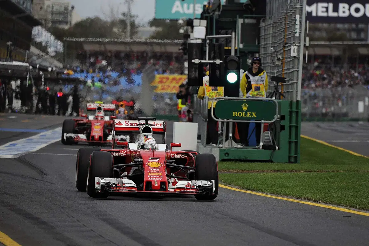 Formula 1, Gp Australia 2016: pole per Hamilton (28)