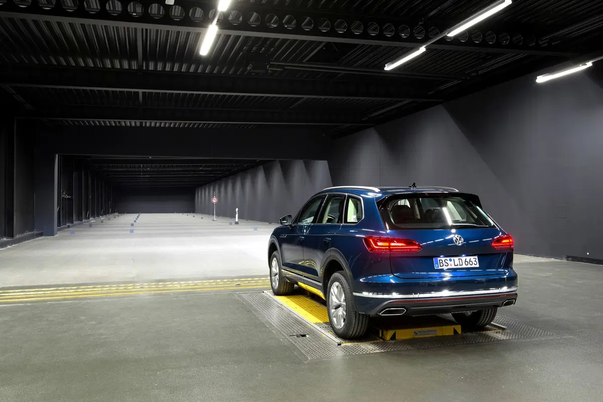 VW, Illuminazione: nuovi gruppi ottici e segnalazioni visive dell’auto [Parte 2 - Video] (3)