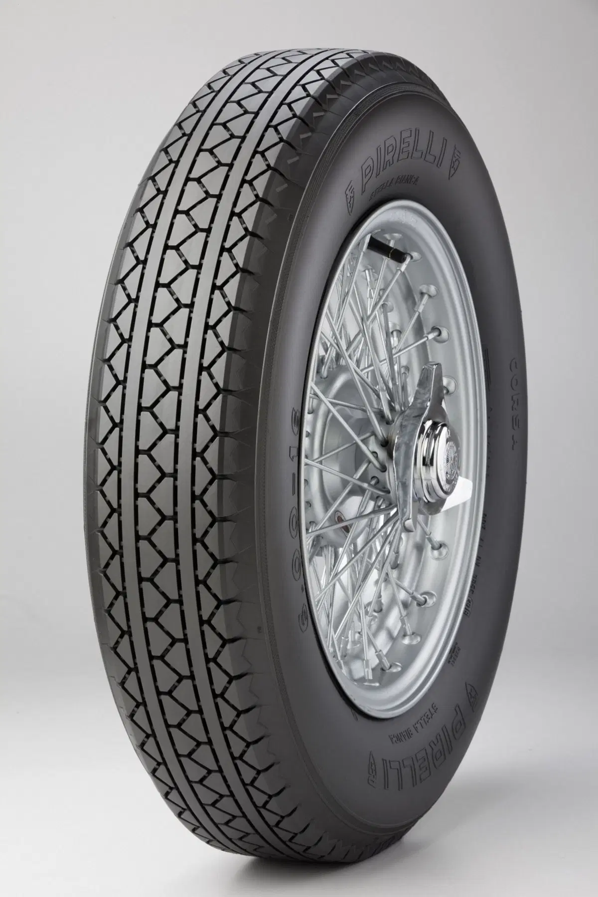 Pirelli: torna lo Stella Bianca (7)
