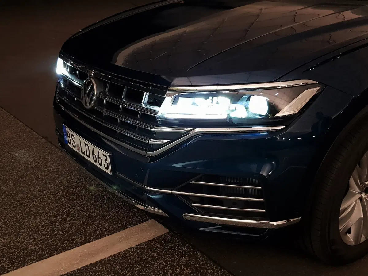 VW, Illuminazione: nuovi gruppi ottici e segnalazioni visive dell’auto [Parte 2 - Video] (3)