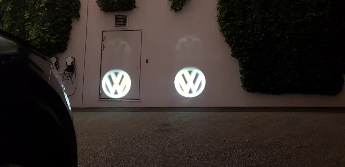 VW, Illuminazione: nuovi gruppi ottici e segnalazioni visive dell’auto [Parte 2 - Video]