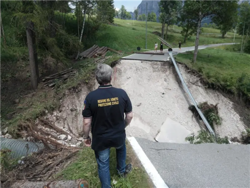 Situazione più complicata ad Alverà, dove in serata è iniziata l'evacuazione