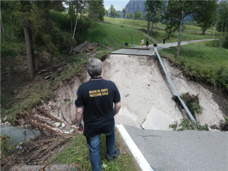 Situazione pi&ugrave; complicata ad Alver&agrave;, dove in serata &egrave; iniziata l&#039;evacuazione