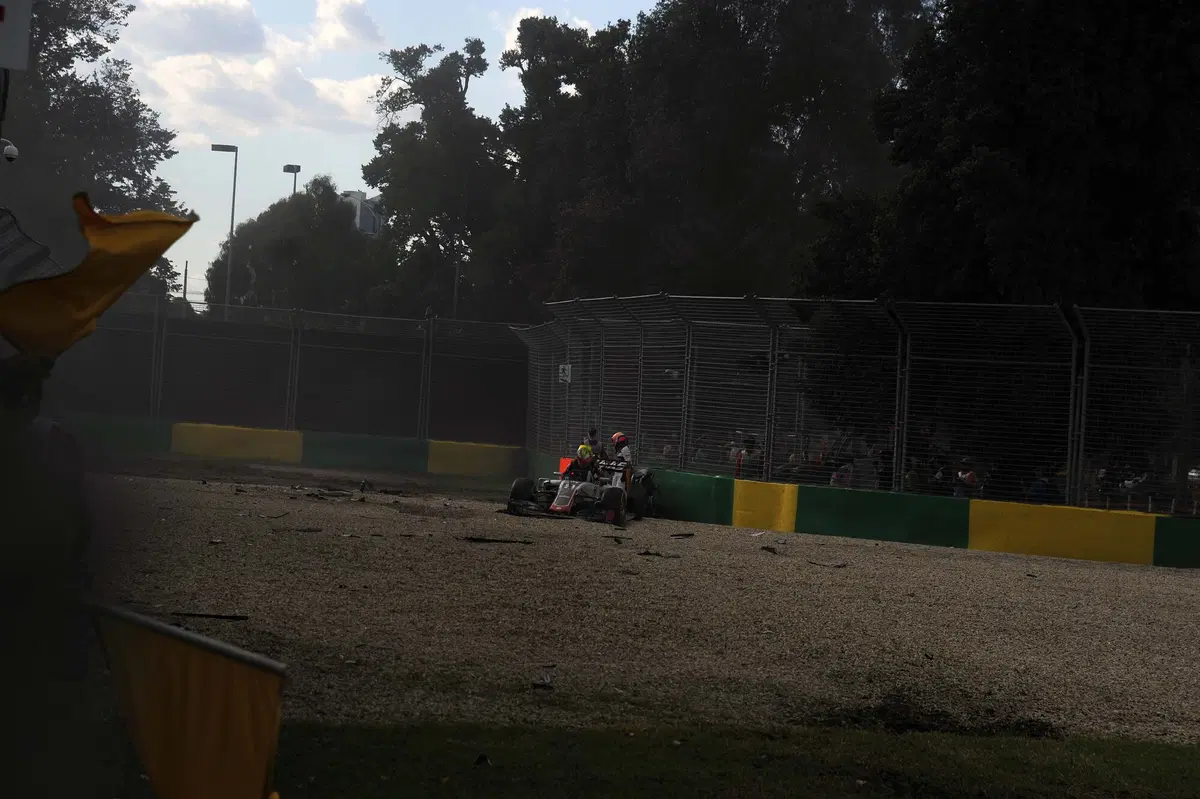 Formula 1, Gp Australia 2016, spaventoso incidente per Alonso  (15)