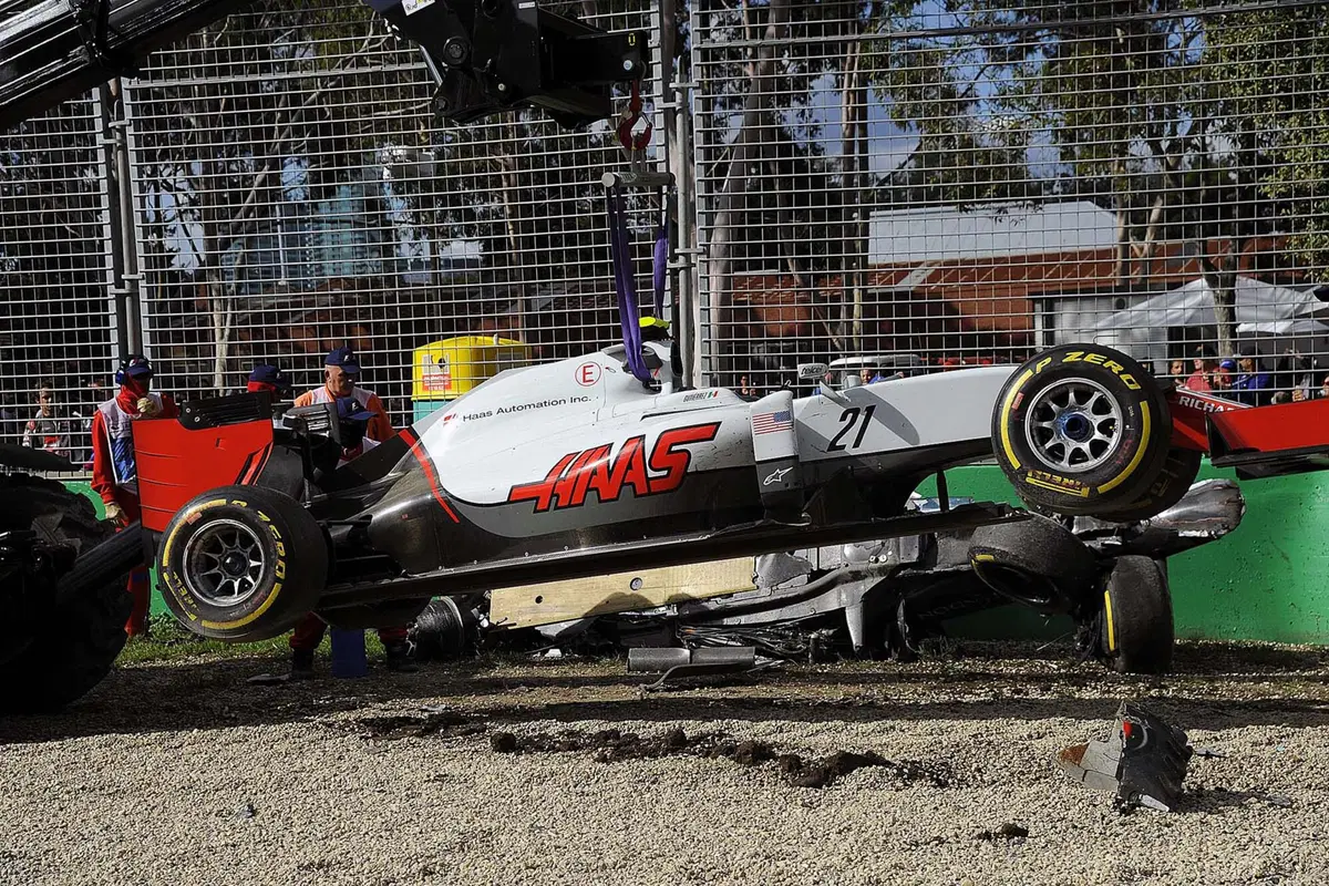 Formula 1, Gp Australia 2016, spaventoso incidente per Alonso  (16)