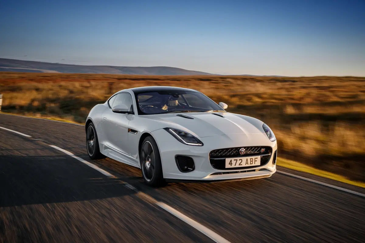 Jaguar F-Type, arriva la Chequered Flag Edition [Video e foto] (2)