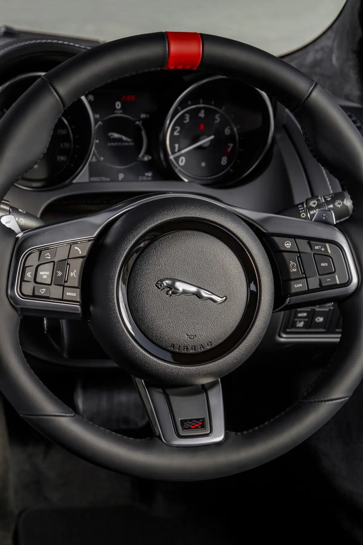 Jaguar F-Type, arriva la Chequered Flag Edition [Video e foto] (4)