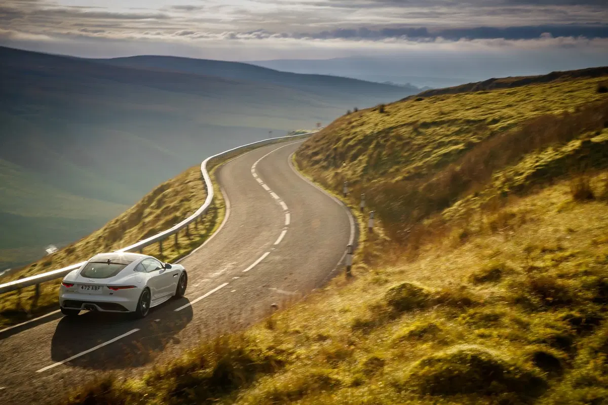 Jaguar F-Type, arriva la Chequered Flag Edition [Video e foto]