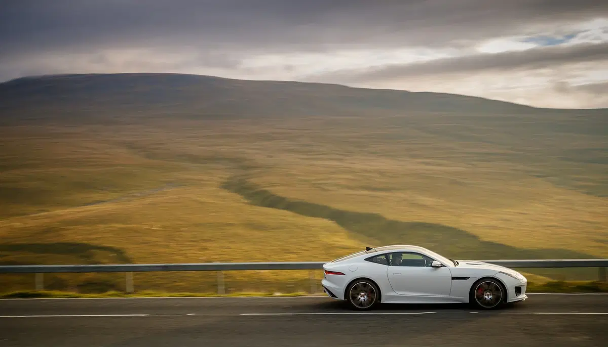 Jaguar F-Type, arriva la Chequered Flag Edition [Video e foto] (3)