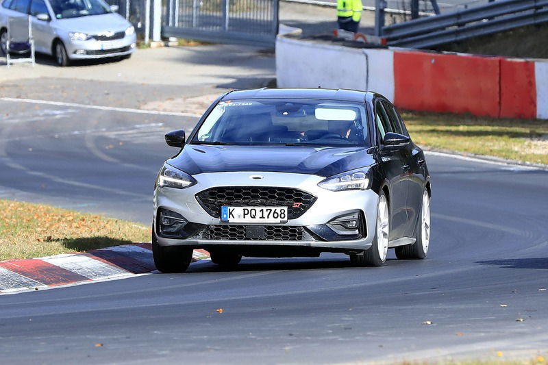 Ford Focus ST, avvistata ancora [Foto Spia]