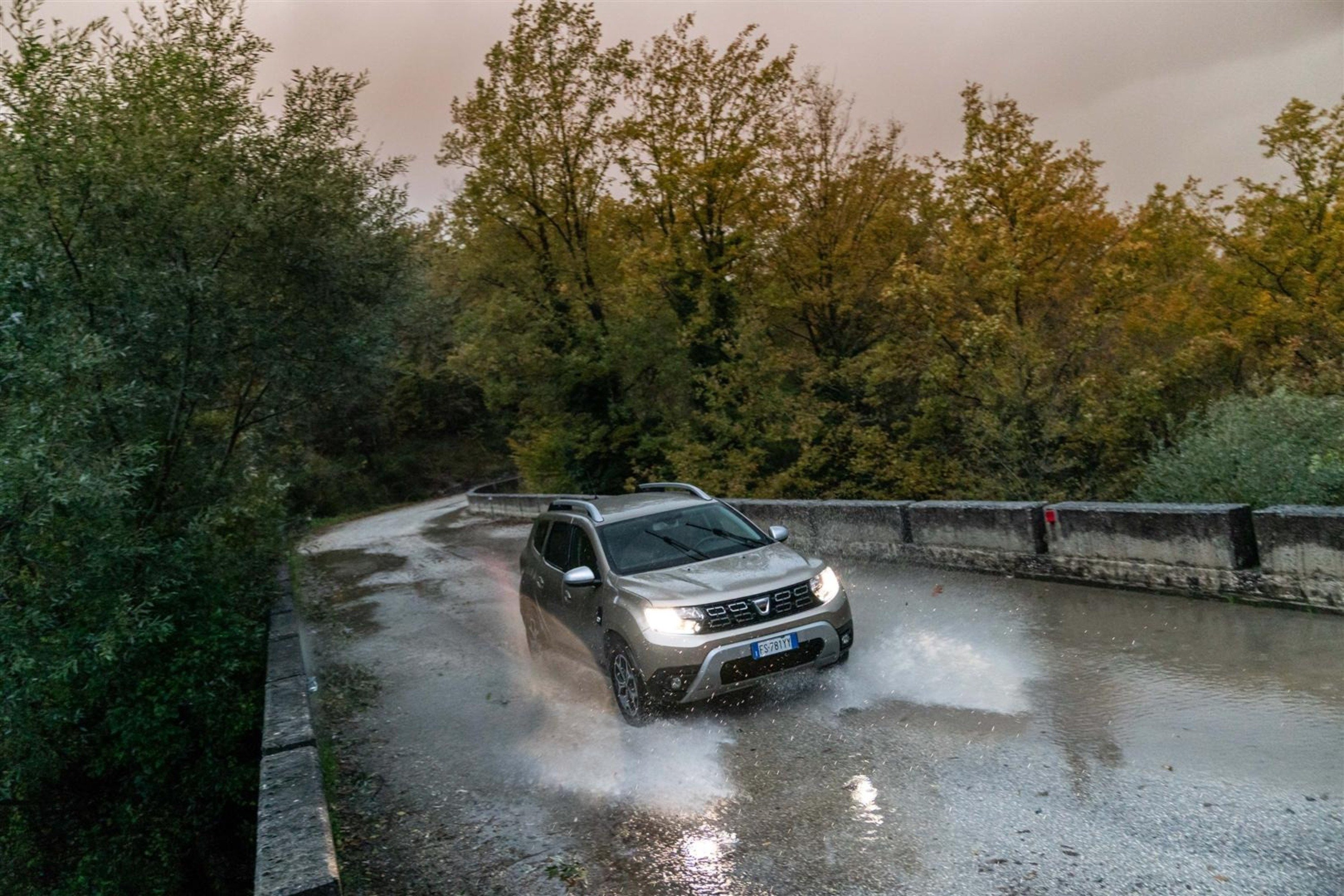 Nuovo Dacia Duster 2018 GPL: il N&deg;1 dei SUV &egrave; gasato, ma con i piedi per terra [video]
