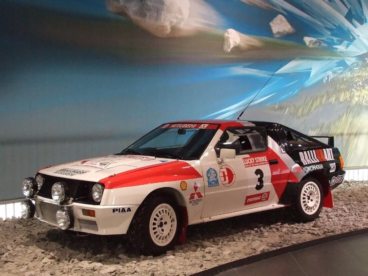 Mitsubishi Starion, la piccola sconosciuta all'assalto del Gruppo B  (3)