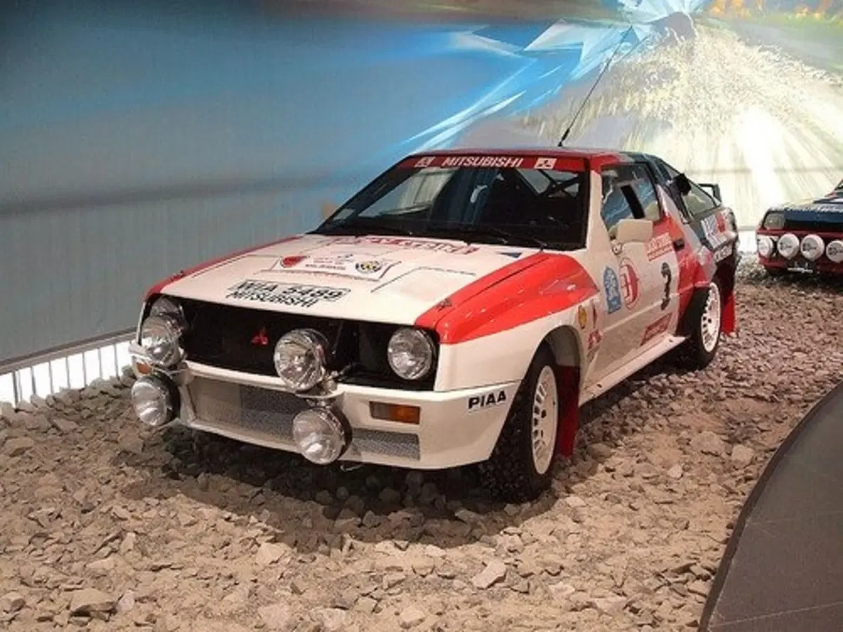 Mitsubishi Starion, la piccola sconosciuta all'assalto del Gruppo B  (6)