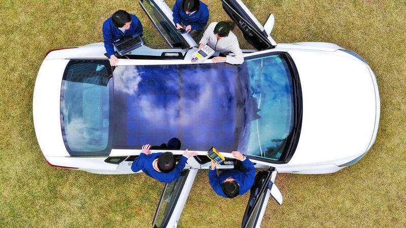 Hyundai e Kia introducono un sistema di ricarica con pannelli solari
