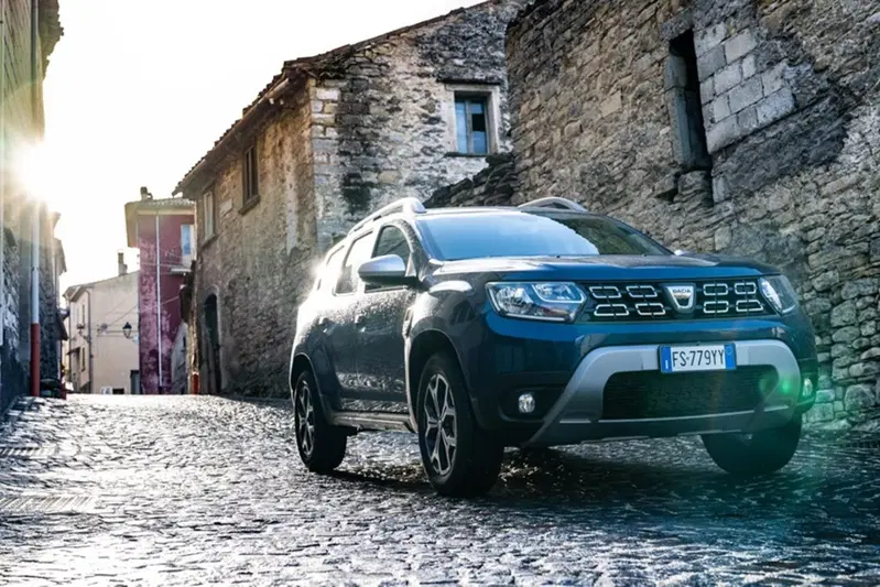 Con 21 cm da terra il nuovo Duster Dacia 2018 non teme fondi sporchi e dissestati